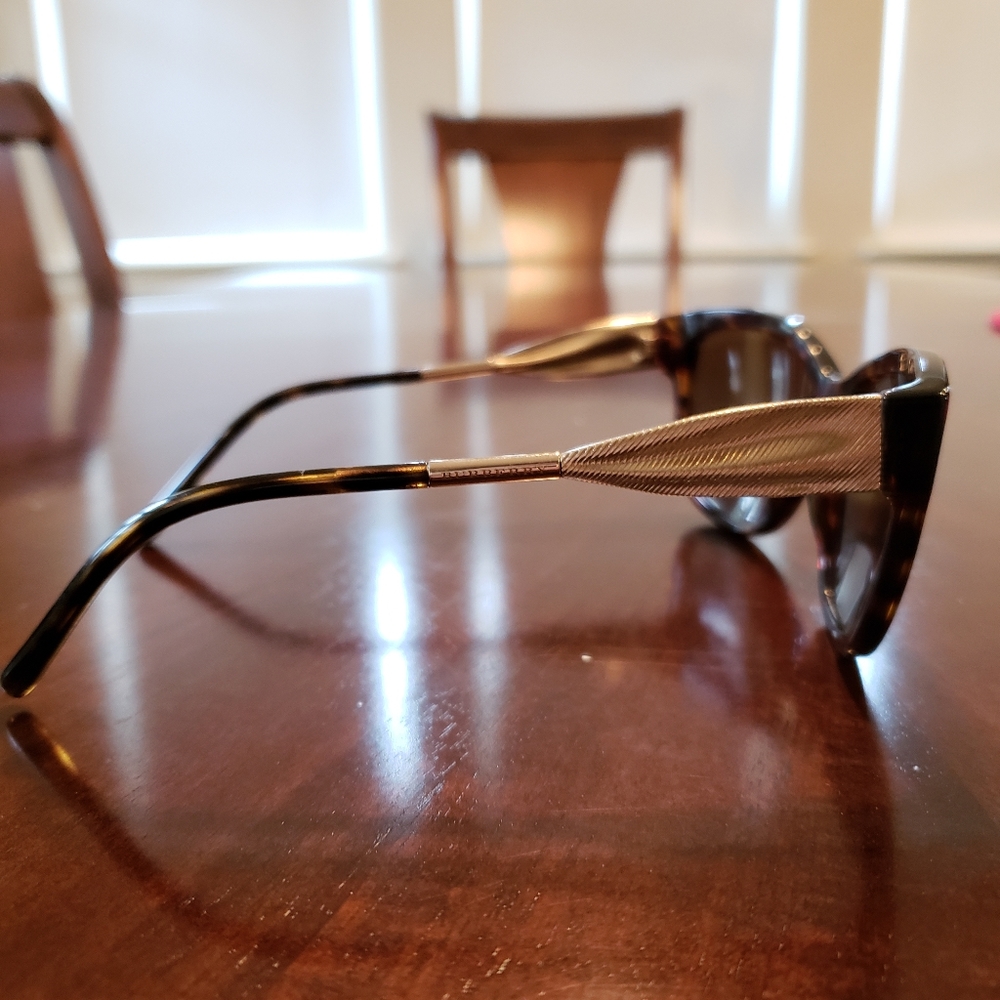 Burberry Sunglasses - Picture 3 of 7